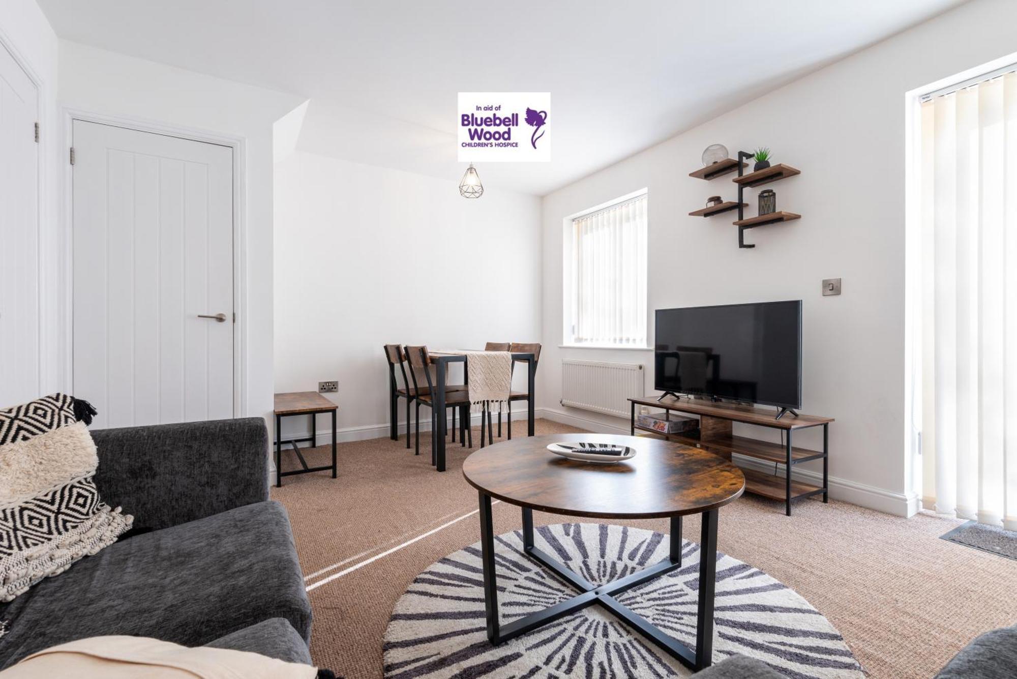 Parking - Spacious - Smart Tv - Self Checkin - Garden - King Derby Exterior photo